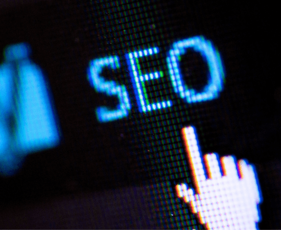 Croissance du trafic web grâce au SEO par l’agence création de site web ArfBlue au Maroc.