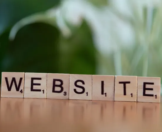 Illustration représentant une agence création de site web au Maroc, ArfBlue, spécialisée en développement web et design moderne.